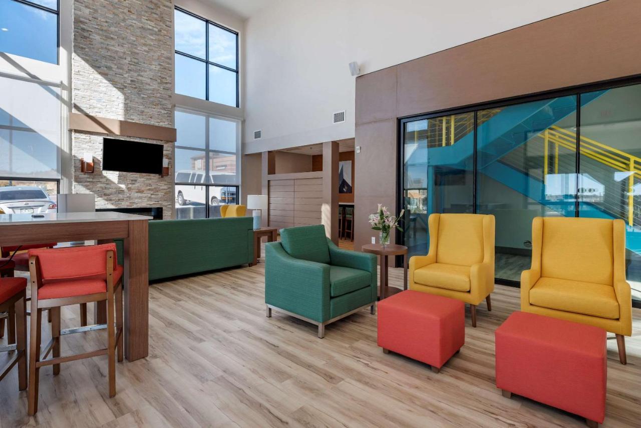 Comfort Suites Colorado Springs East -Medical Center Area Exterior foto